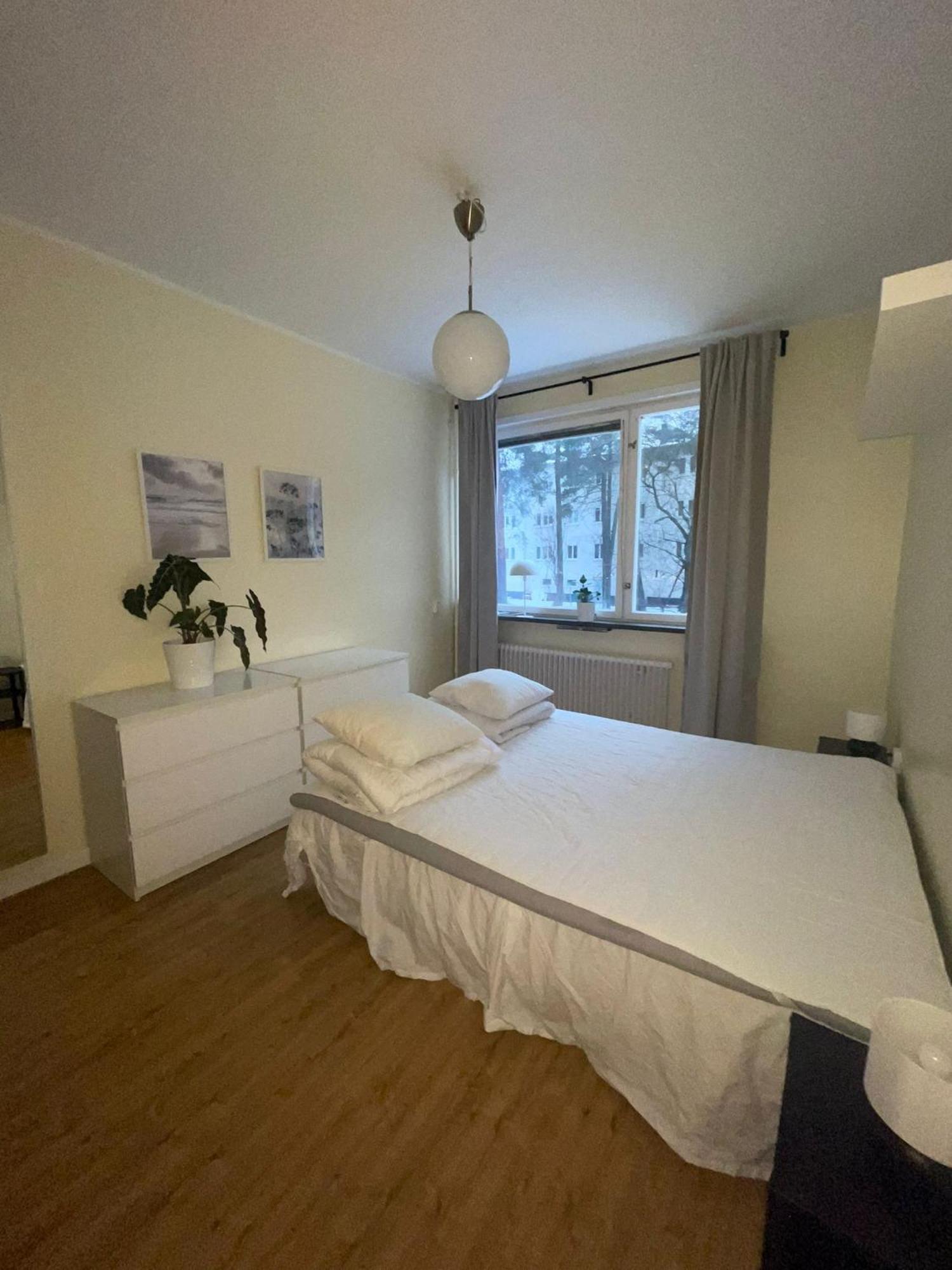 Appartamento Flatin Erbjuder Laegenheter I Soedra Stoccolma Esterno foto