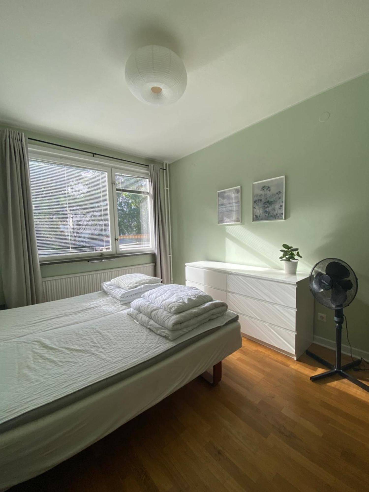 Appartamento Flatin Erbjuder Laegenheter I Soedra Stoccolma Esterno foto